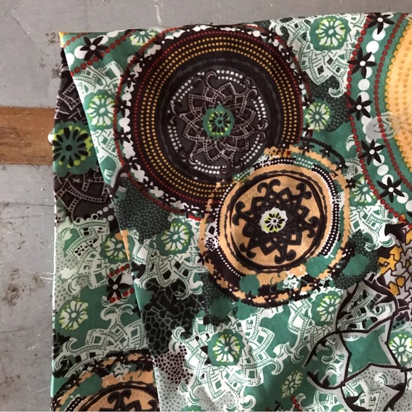 Gold & Green infinity scarf. - Picture 6 of 7